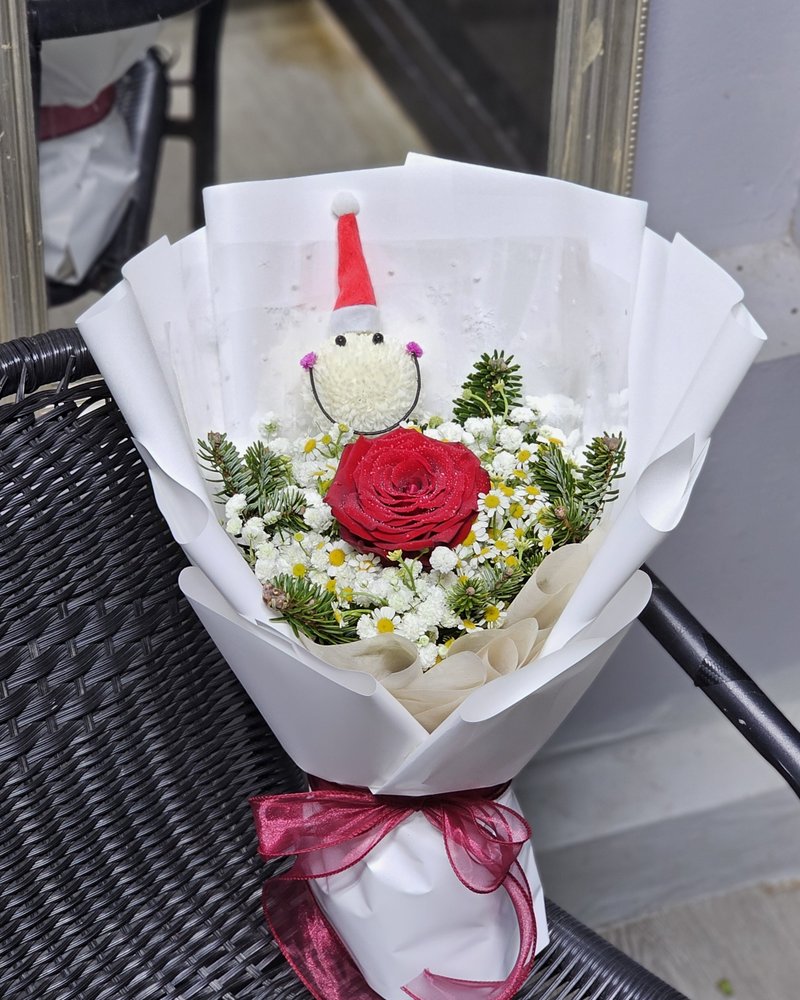ดอกไม้คริสต์มาส แบบที่ 2 จัดโดยร้านช่อผกา