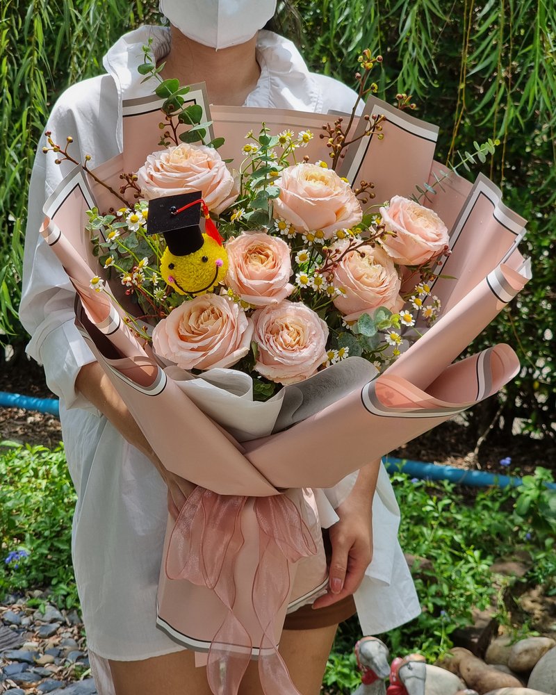 ช่อแสดงความยินดี แบบที่ 5 จัดโดยร้านช่อผกา