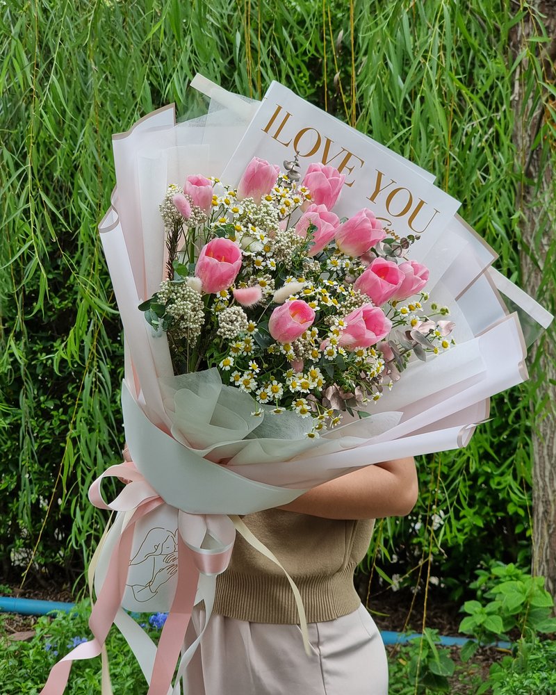 ช่อแสดงความยินดี แบบที่ 8 จัดโดยร้านช่อผกา