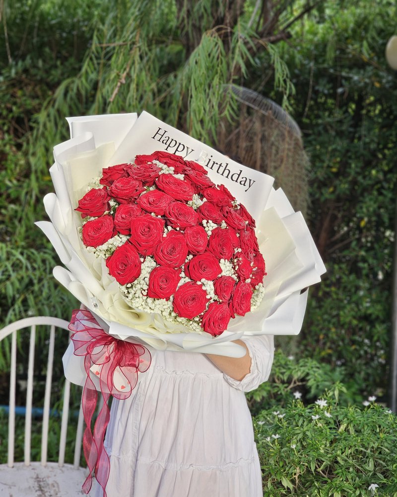 ช่อดอกไม้สด แบบที่ 16 จัดโดยร้านช่อผกา