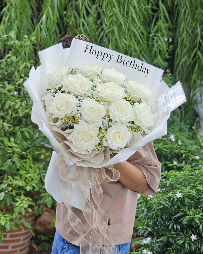 ช่อดอกไม้สด แบบที่ 81 จัดโดยร้านช่อผกา